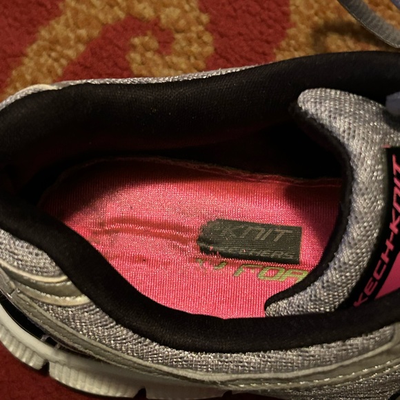 Skechers Skech-Knit Shoes - Picture 12 of 15